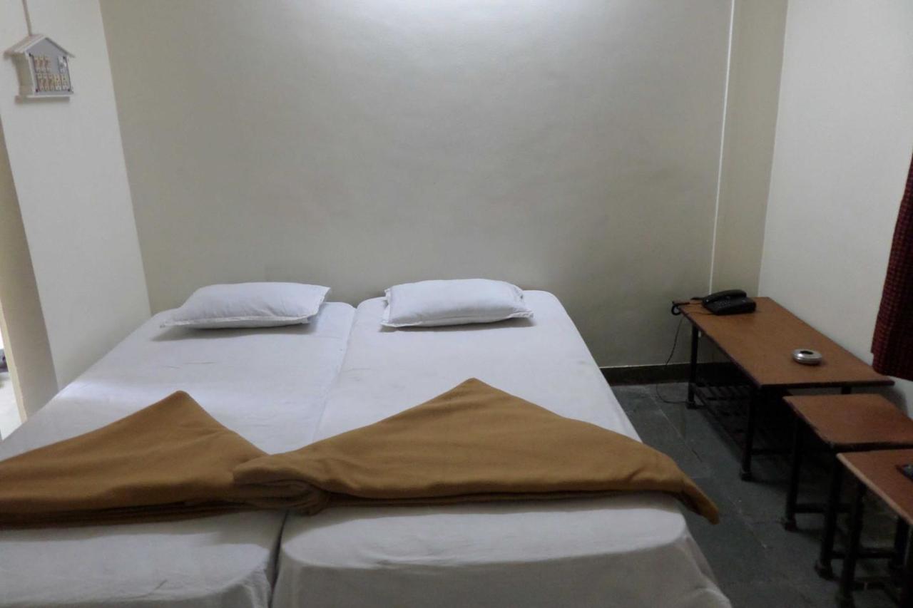 Parvat Lodge Ahmednagar Eksteriør billede