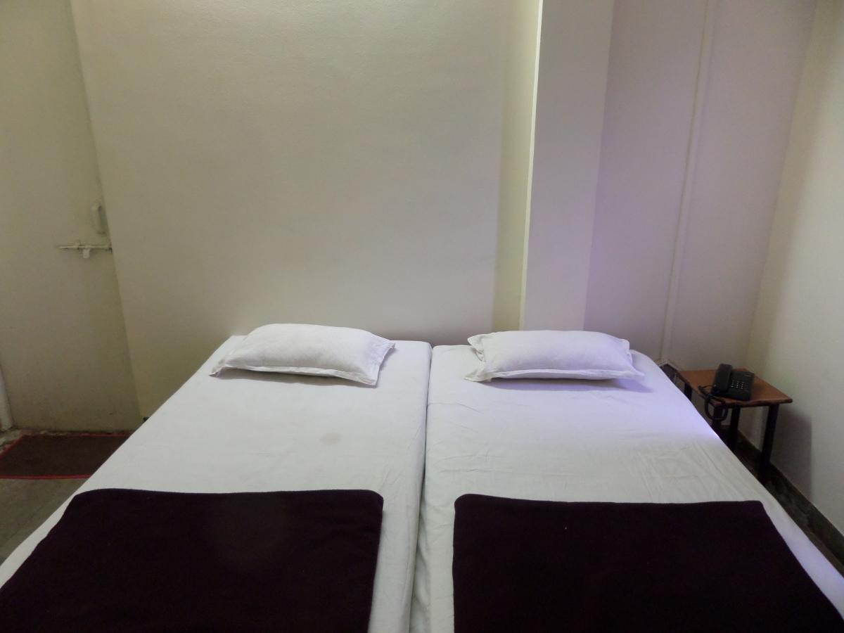 Parvat Lodge Ahmednagar Eksteriør billede