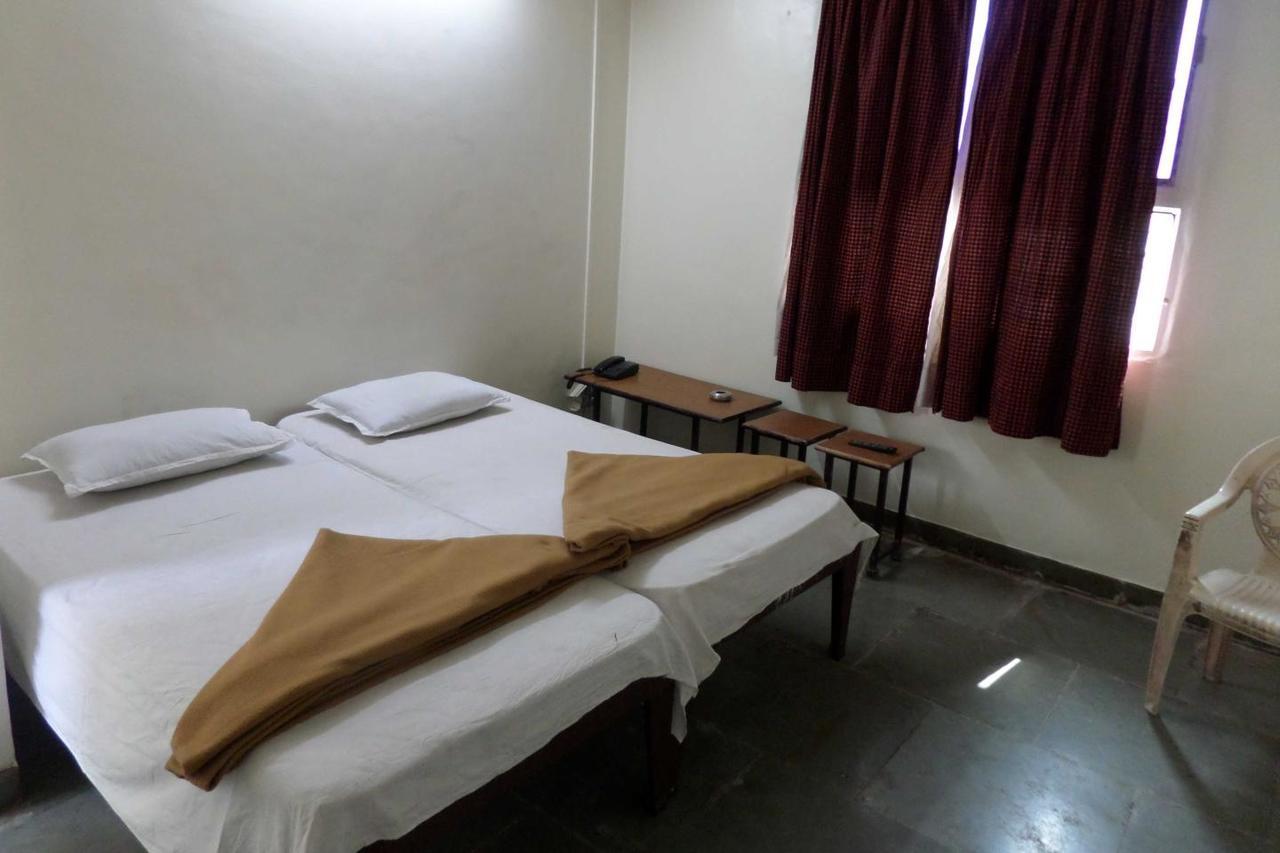 Parvat Lodge Ahmednagar Eksteriør billede